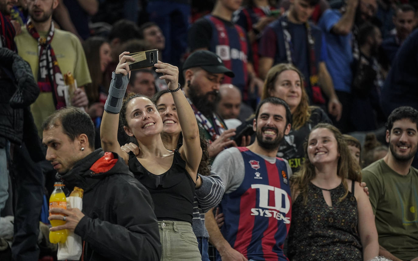 Fotos: Ambientazo en el Buesa Arena en el choque entre el Baskonia y el Real Madrid