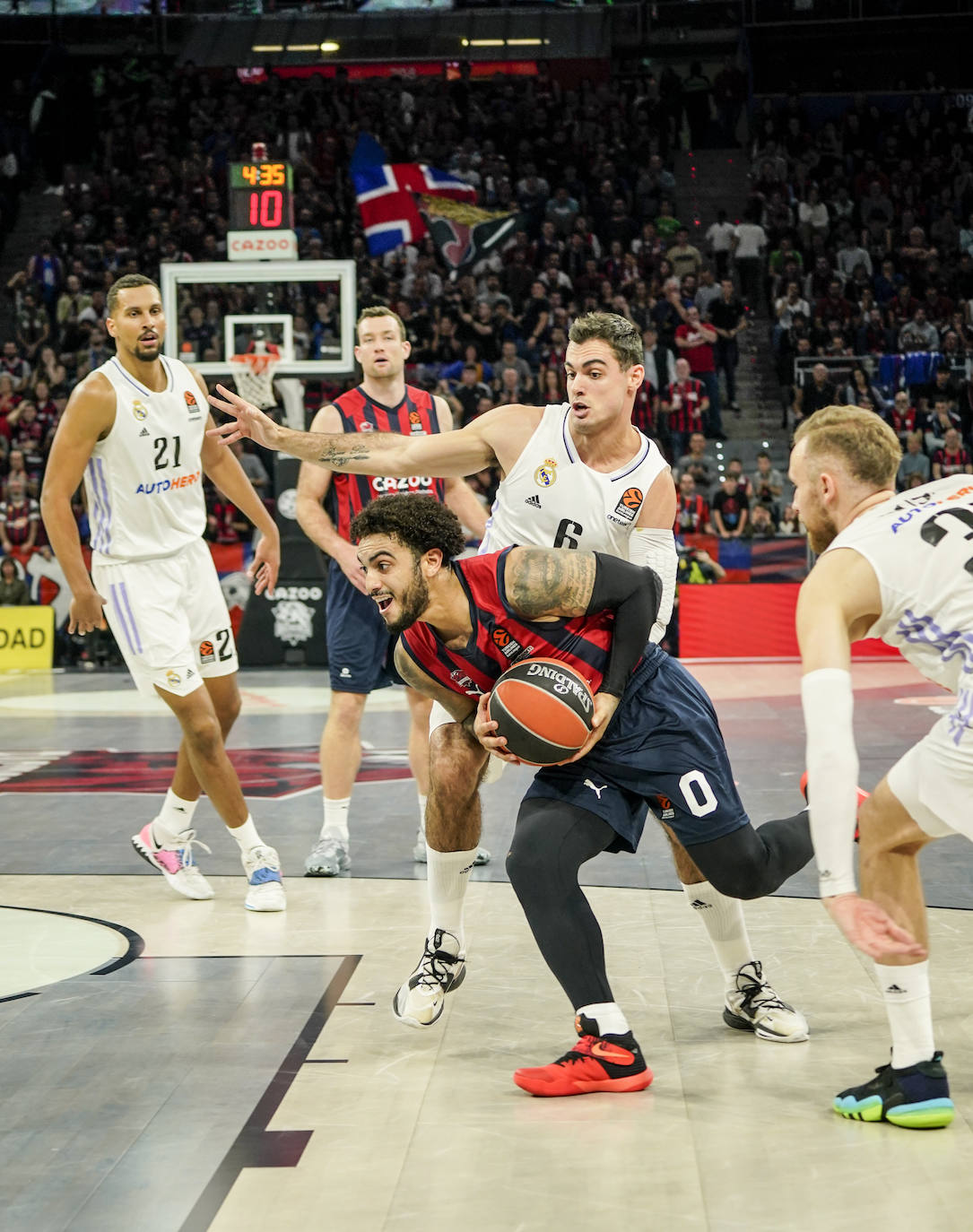 Fotos: La mejores imágenes del Baskonia - Real Madrid
