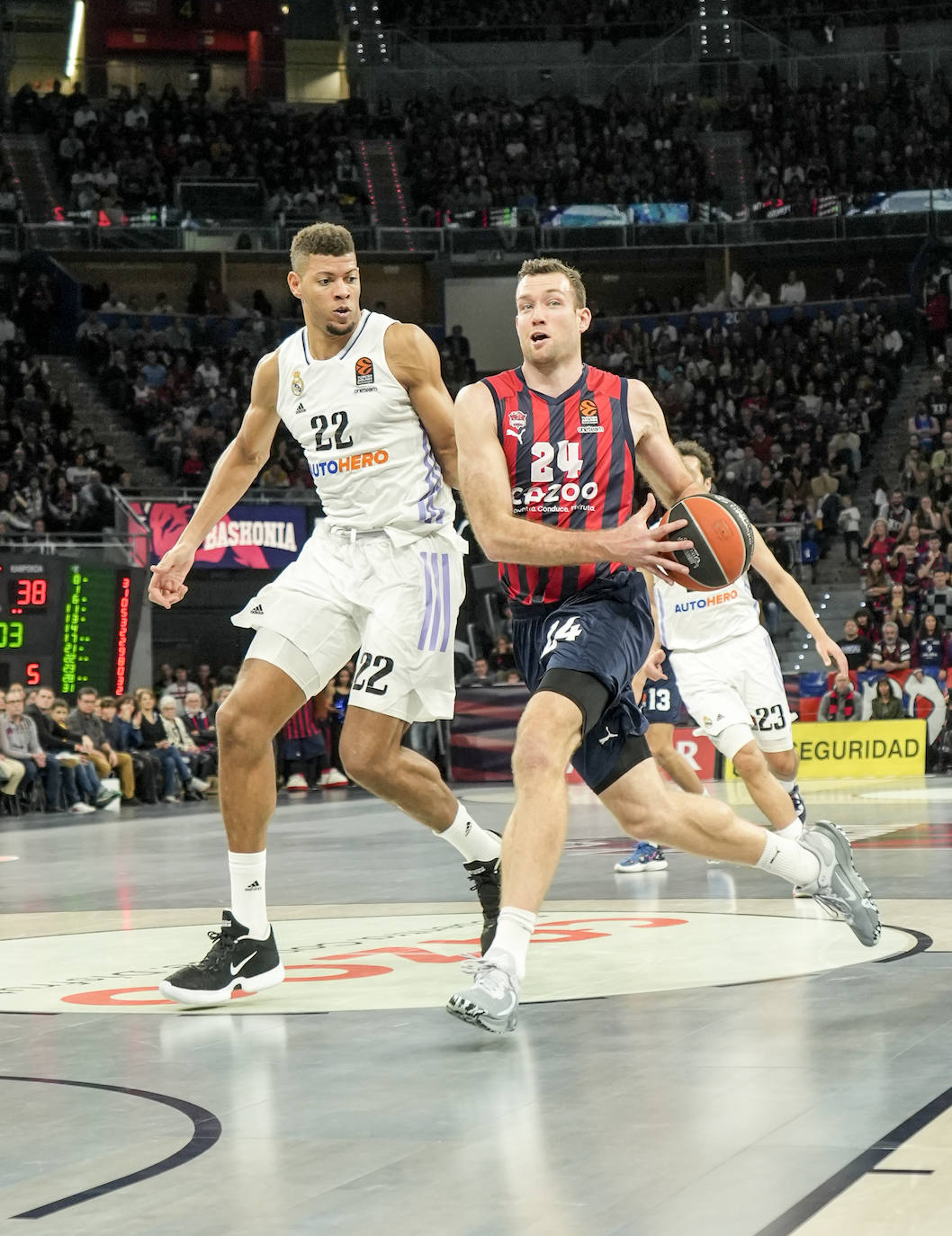 Fotos: La mejores imágenes del Baskonia - Real Madrid