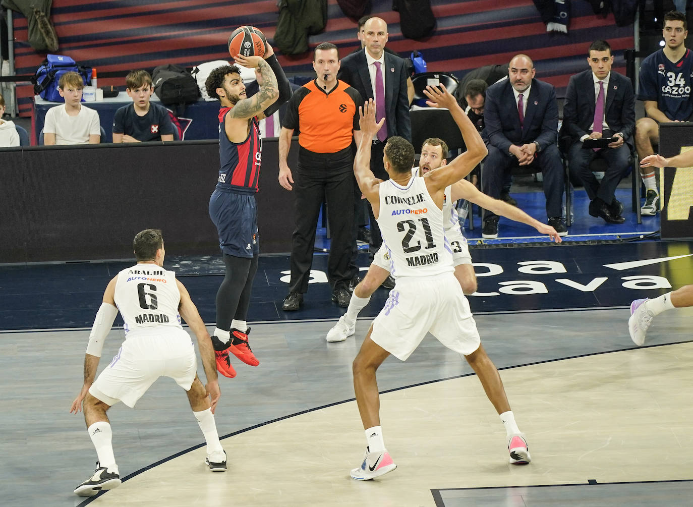 Fotos: La mejores imágenes del Baskonia - Real Madrid