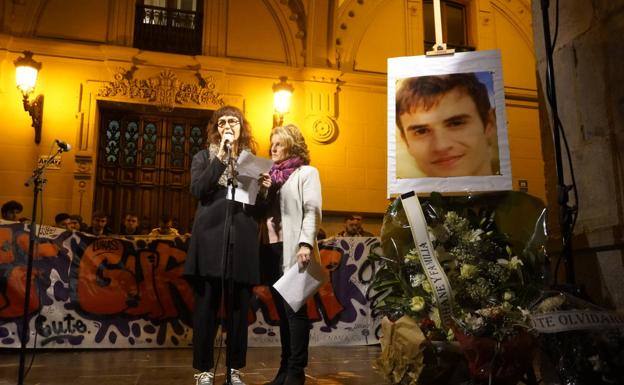 La madre de Lukas Agirre pronunció un emotivo discurso.