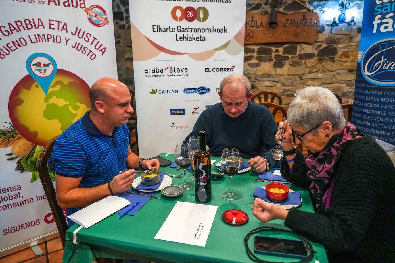 Fotos: Así fue la cena en la Sociedad Gastronómica Eskola Zaharra