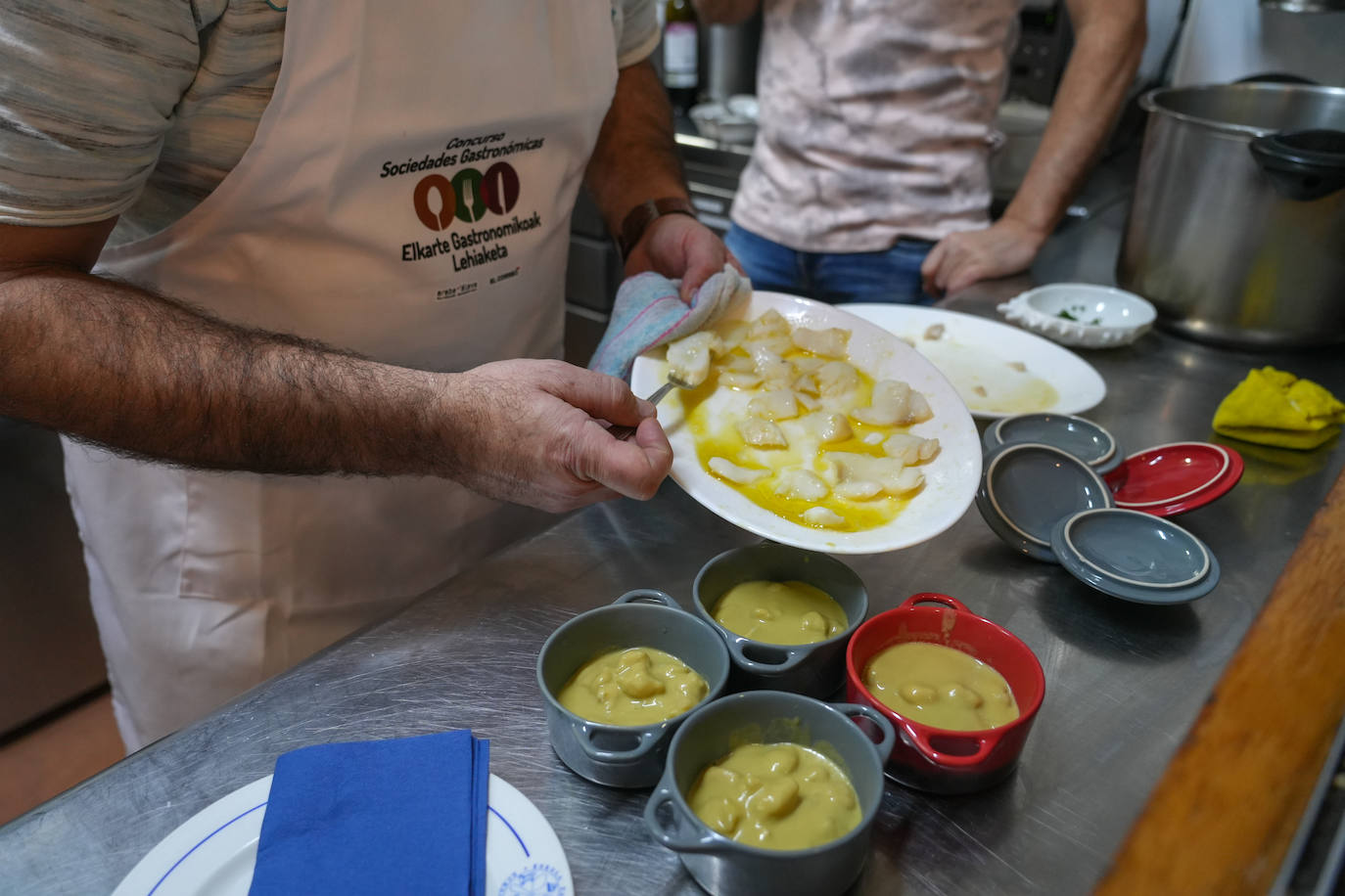 Fotos: Así fue la cena en la Sociedad Gastronómica Eskola Zaharra