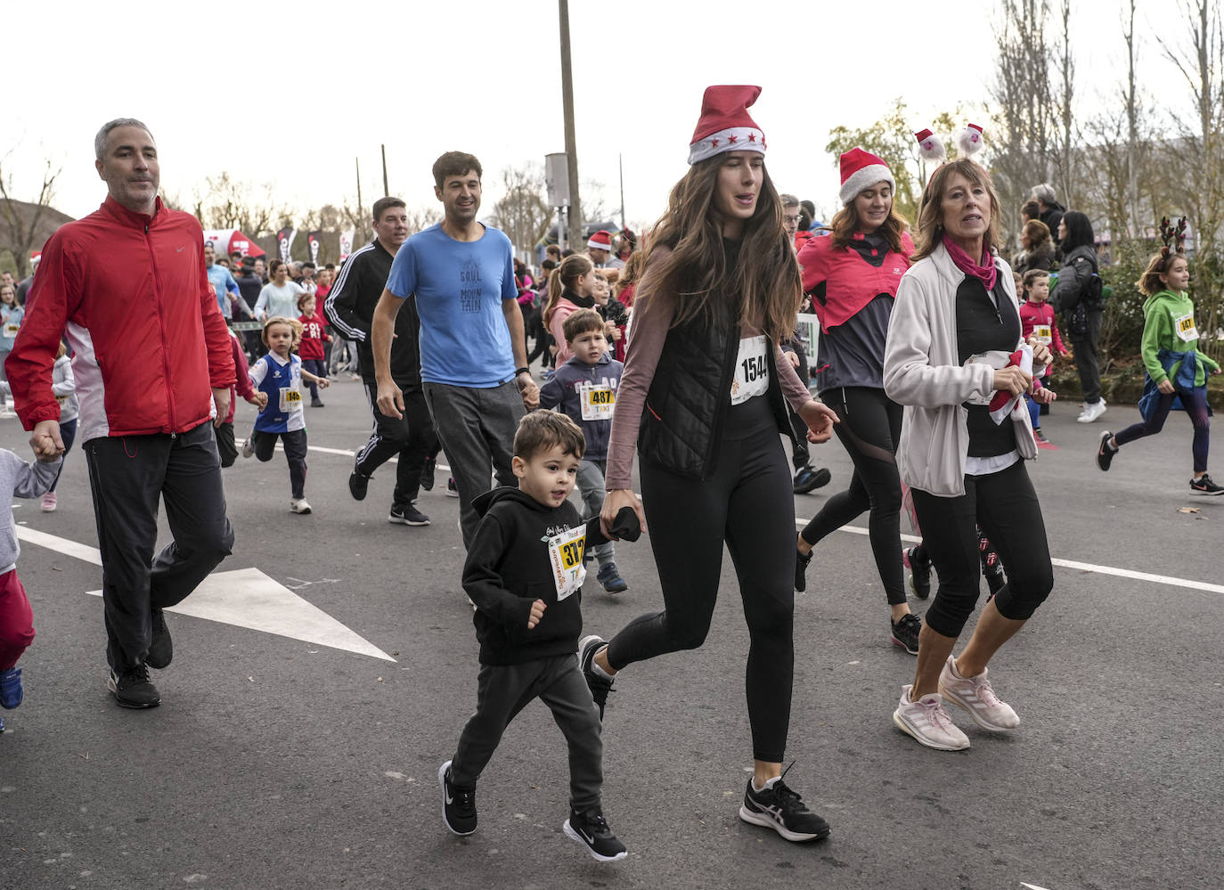 Fotos: Los &#039;txikis&#039; estrenan la renovada San Silvestre diurna de Vitoria