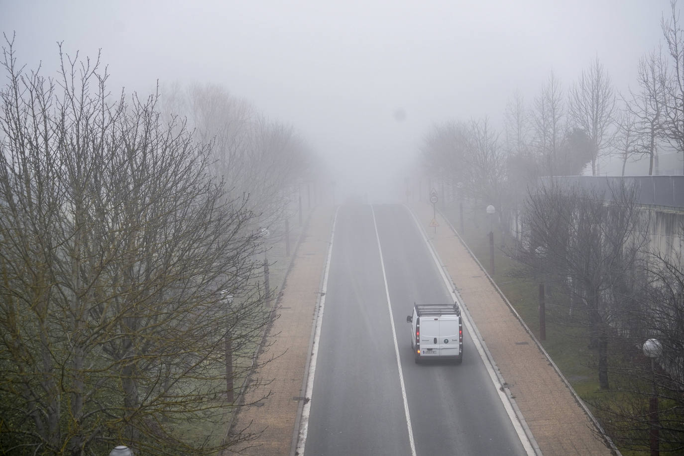 La niebla también ha sido protagonista en las carreteras alaevsas.