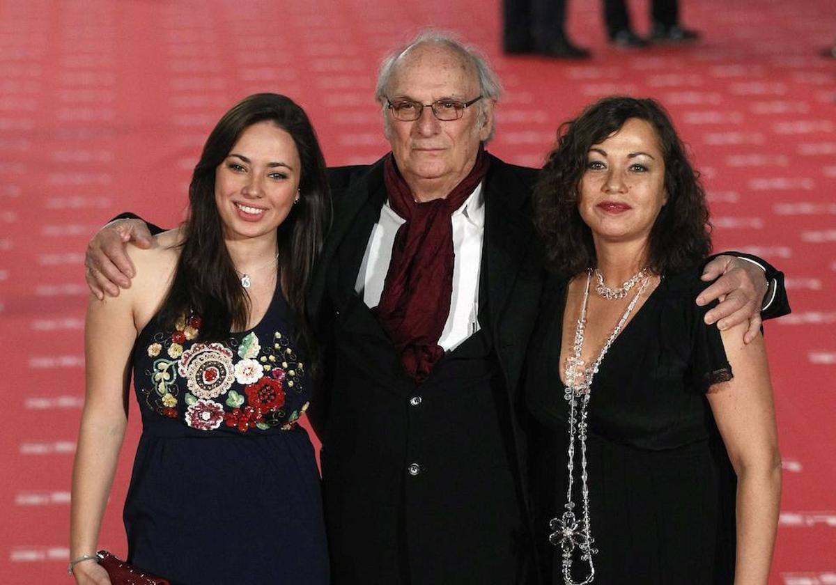 «Se ha ido en paz», dice la viuda de Saura, que hoy recogerá su Goya