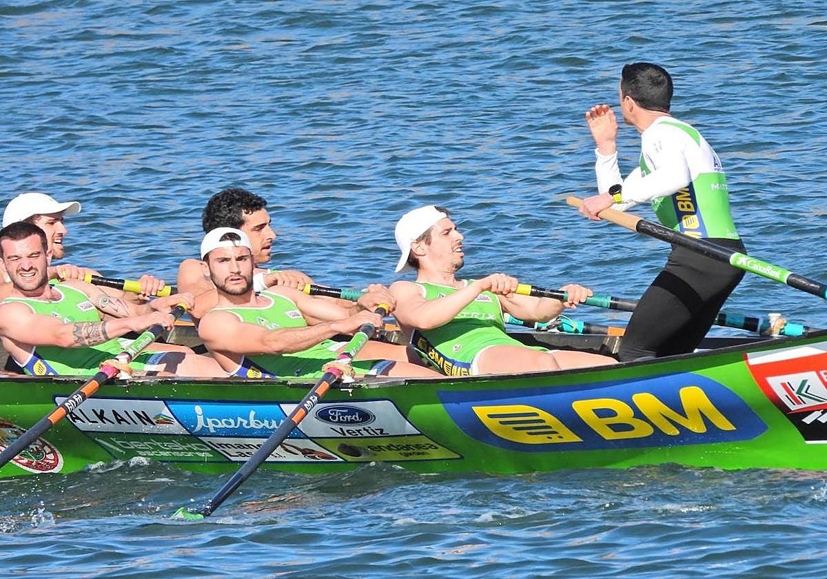La 'Ama Guadalupekoa' ayer en la ría