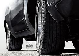 Multa para los conductores que salen 'picando rueda'