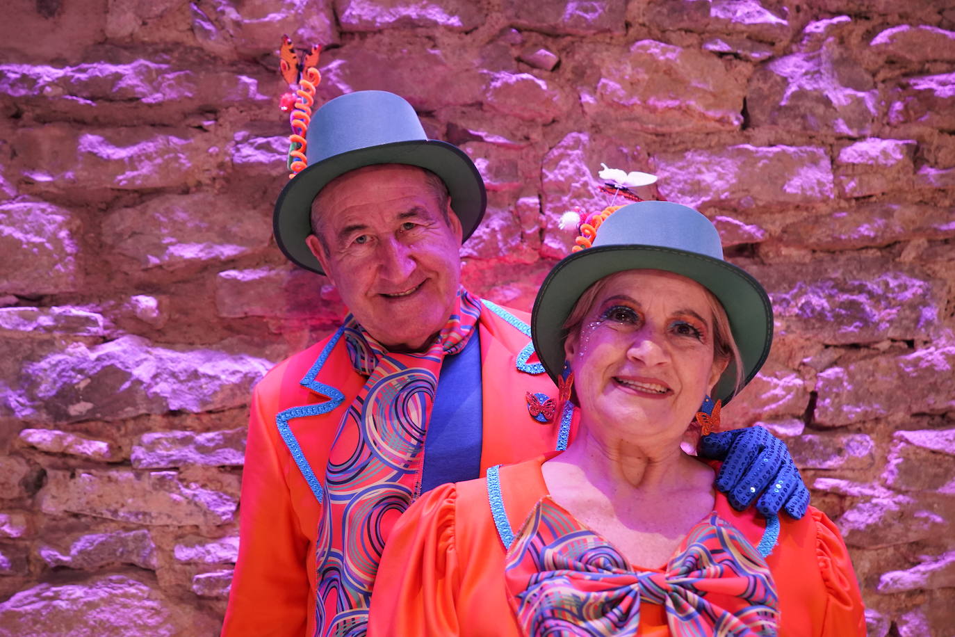 El Centro Cultural Andaluz Séneca, con Salvador Martínez y Mari Flor Martínez, aportarán «colorido y fiesta» este Carnaval. 