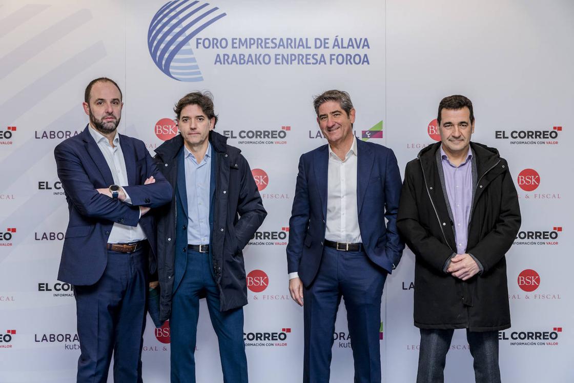 Javier Ochoa de Zuazola, José Ángel Pérez, Pablo Guimón y Carlos Altuna.