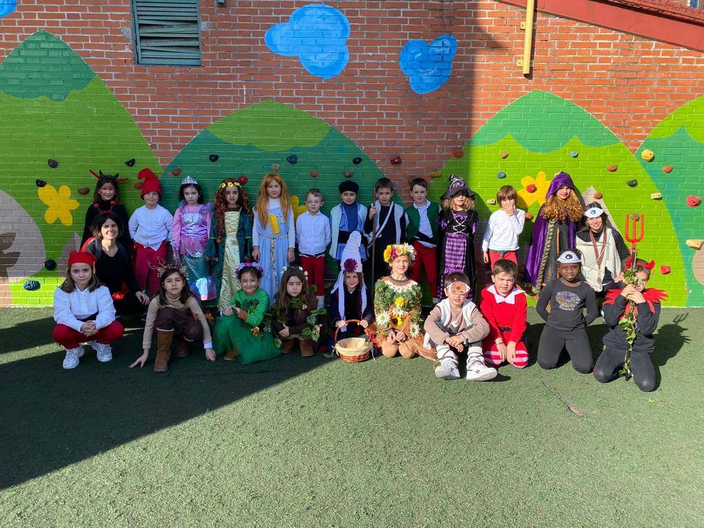 El colegio San José Jesuitak de Durango da la bienvenida a los carnavales
