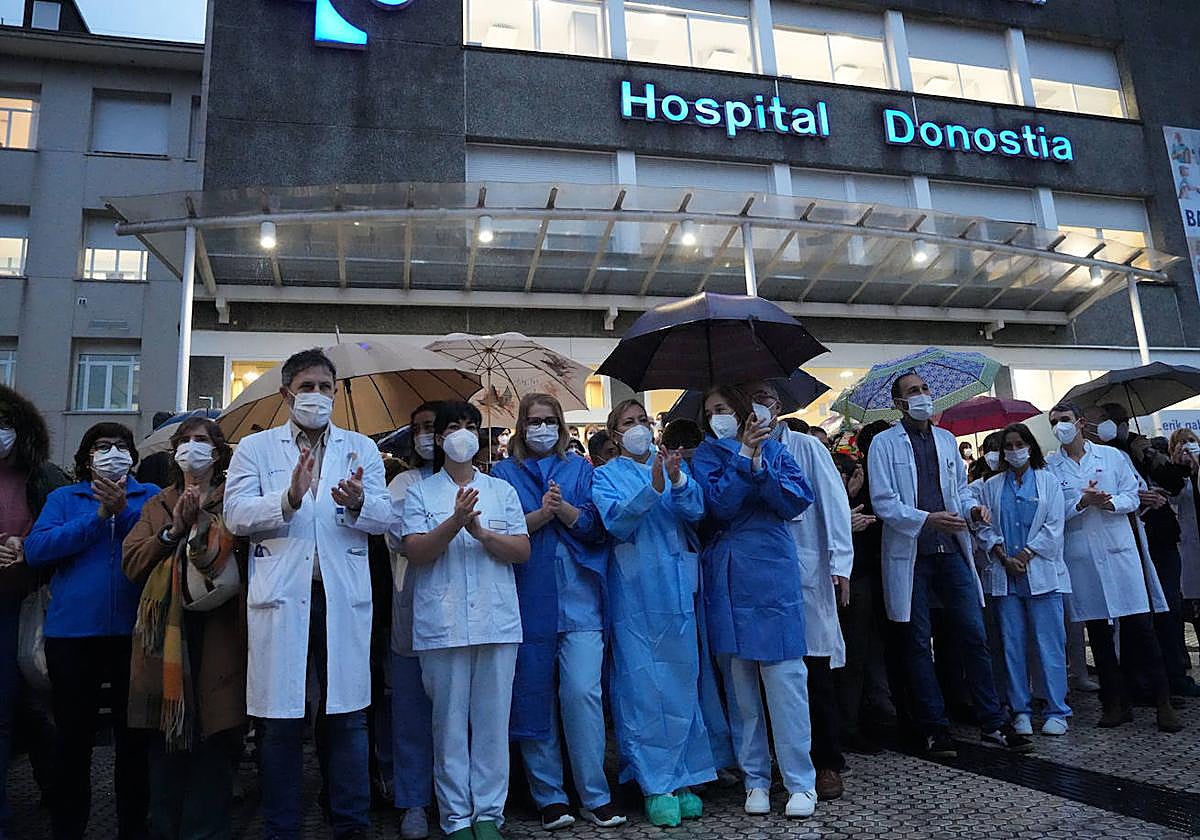 Protesta de los jefes de servicio del Hospital Donostia.