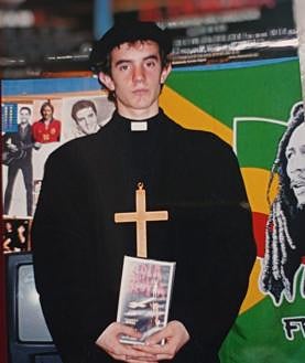 Imagen secundaria 2 - Lander, en diferentes momentos de su infancia