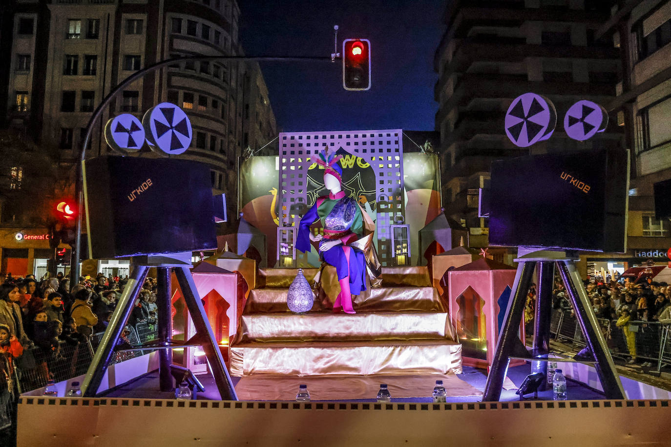 Vitoria se tiñe de Carnaval