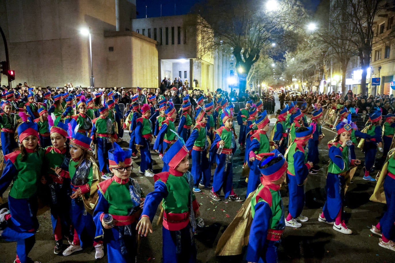 Vitoria se tiñe de Carnaval