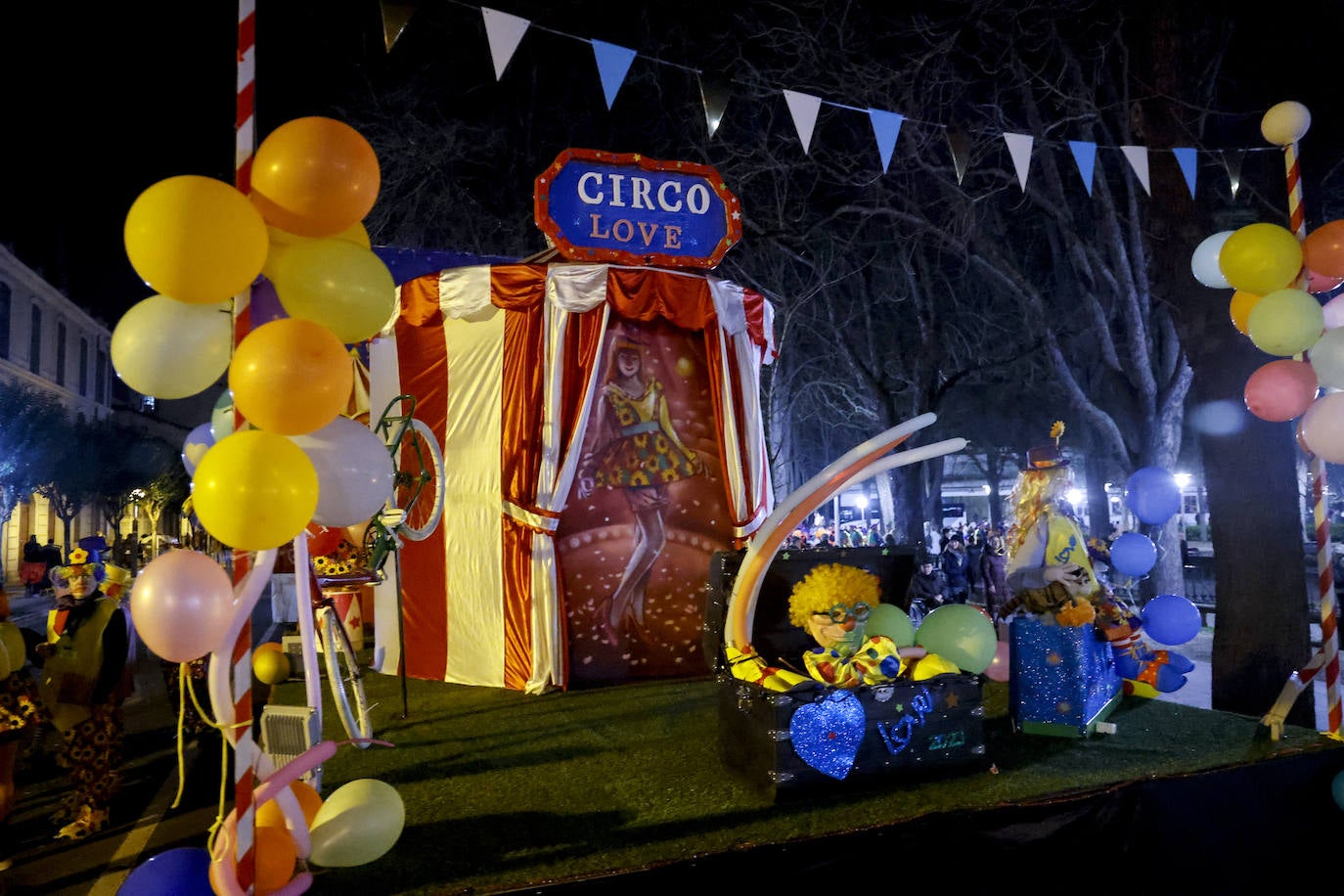 Vitoria se tiñe de Carnaval