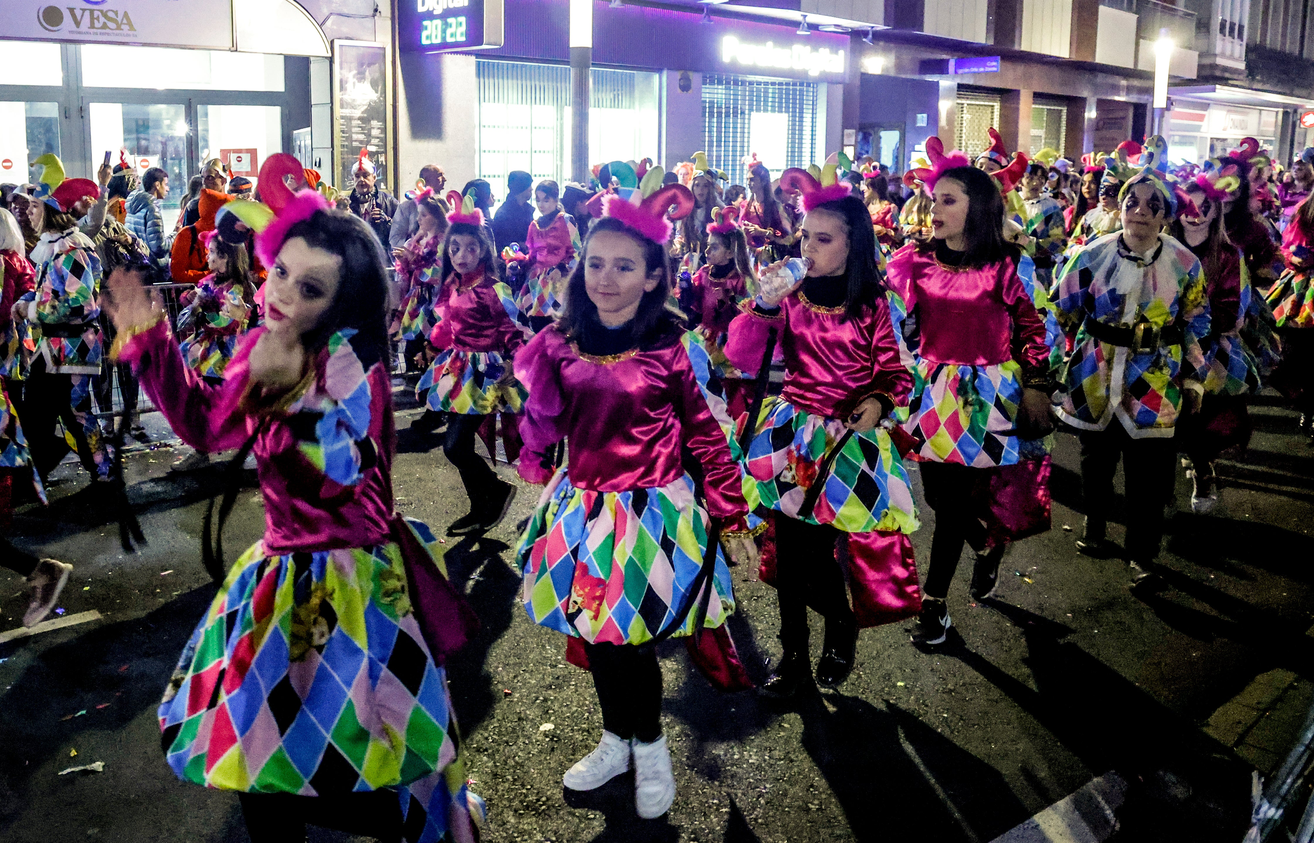 Vitoria se tiñe de Carnaval