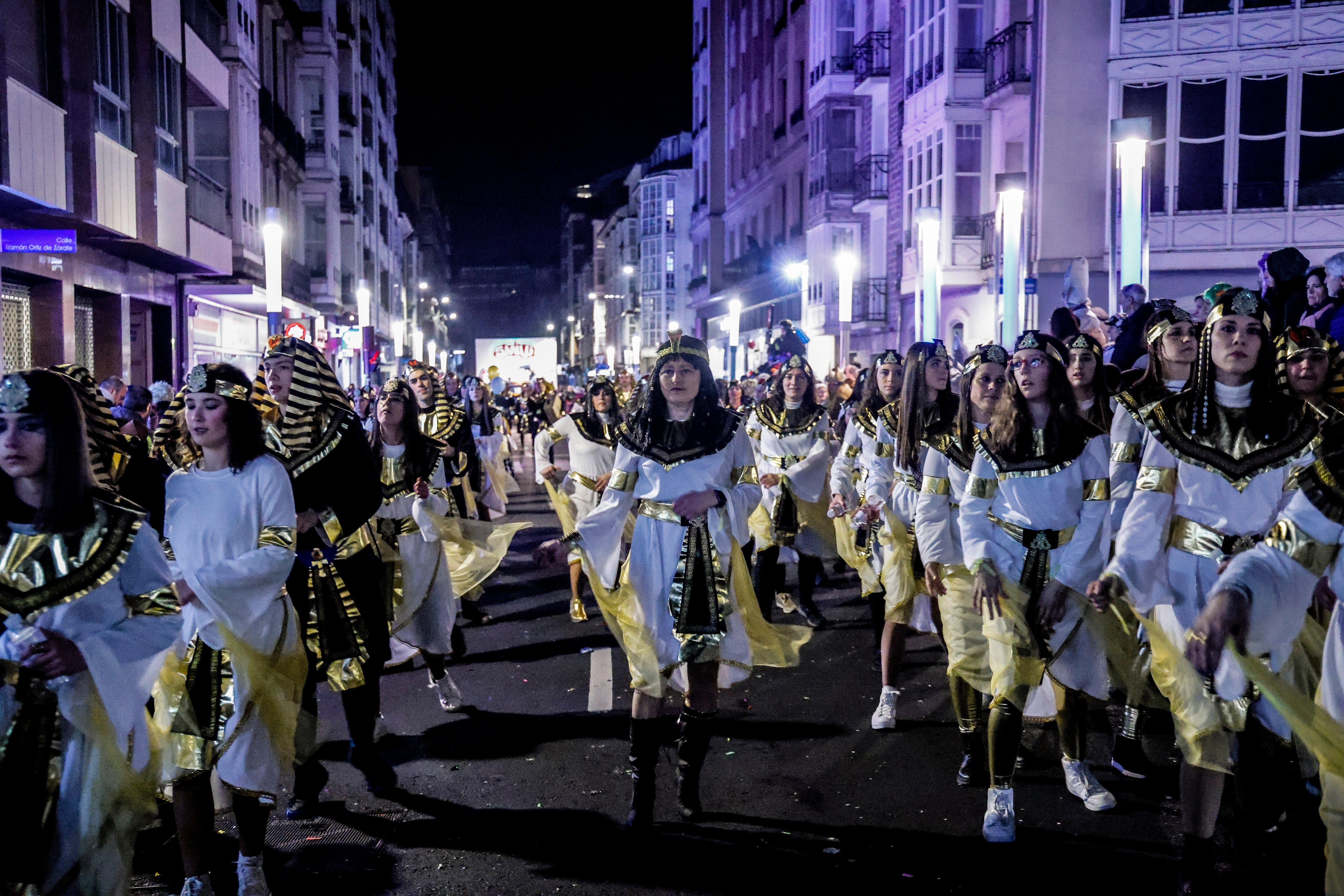 Vitoria se tiñe de Carnaval