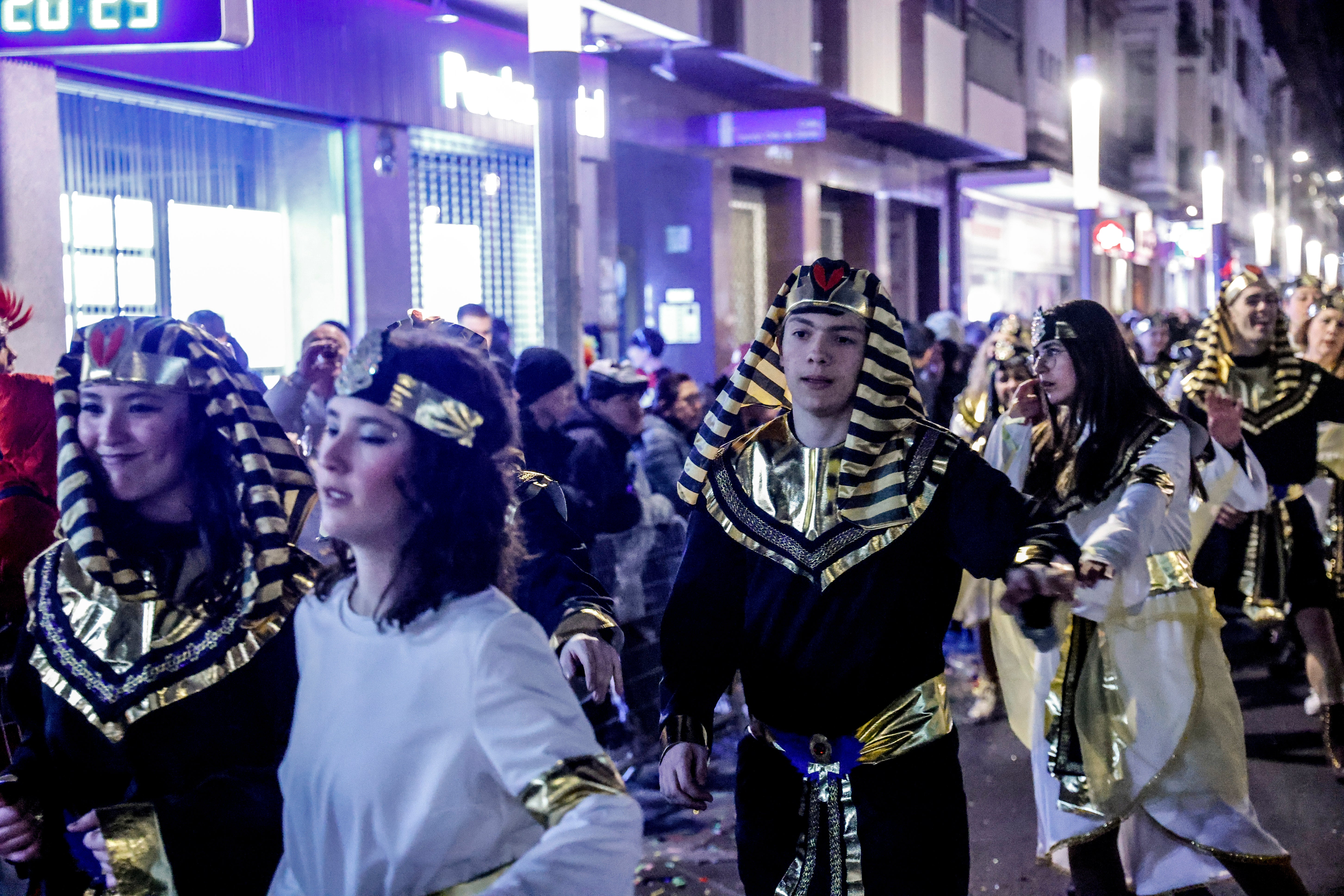 Vitoria se tiñe de Carnaval