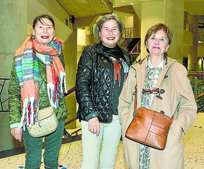 Rocío y Milagros Pérez y Milagros Bringas.