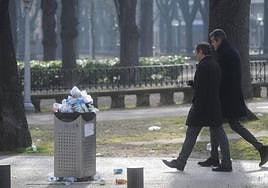 Restos de residuos generados durante el desfile y las celebraciones de Carnaval.