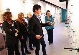 Unai Rementeria junto a otros cargos de la Diputación en la presentación del Centro de Interpretación del Euskera