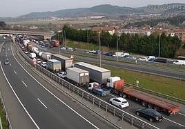 Vista de las retenciones en la BI-637, sentido Cruces.