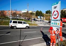 Cómo entrar en las Zonas de Bajas Emisiones sin la pegatina de la DGT