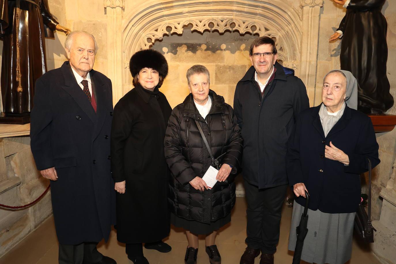Santiago Ybarra, Mercedes Baptista, la madre Jesusa Álvarez, Juan José Etxeberria y la hermana Elvira Urquijo. 