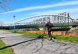 Son muchos los corredores que recorren a diario varios caminos de la localidad fabril.