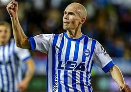 El Alavés resiste en el límite