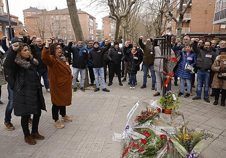Los sindicalistas de CC OO han entonado la Internacional.