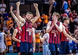 El Baskonia se da un festín sin apetito con un moribundo