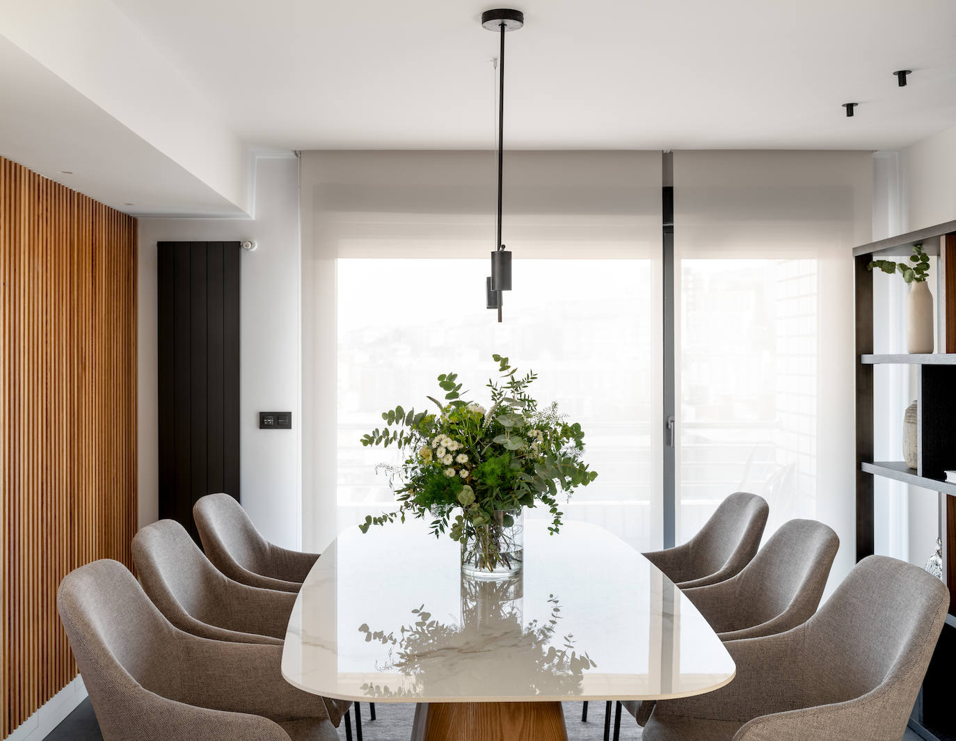 El dúplex de diseño de una pareja en Santurtzi con vistas inmejorables