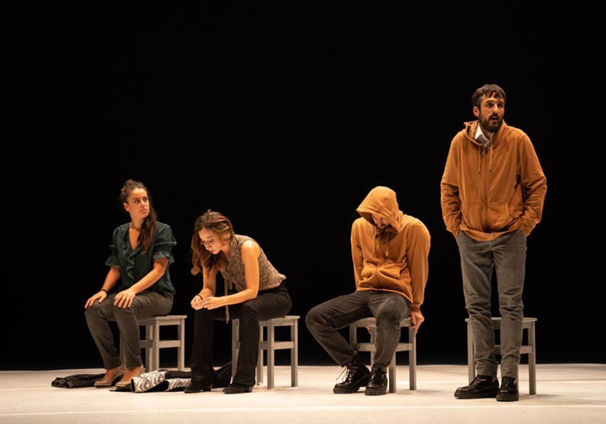 Una escena de 'Altsasu', que opta a mejor espectáculo teatral y autoría.