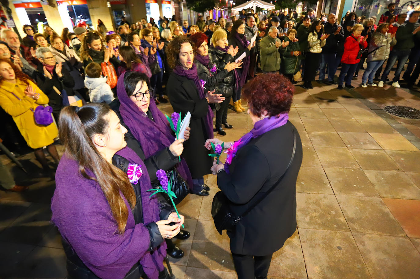 Manos tiznadas de dignidad