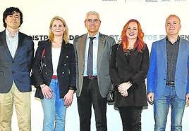 José María Martínez, Argiñe Martínez, Jaime de la Cal, Itziar López de Armentia, Daniel Gómez, María Aldecoa y Roberto Castro.