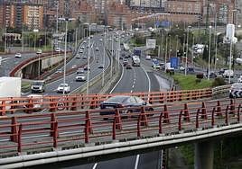 Los coches más contaminantes seguirán entrando en Barakaldo, Getxo y Bilbao durante meses