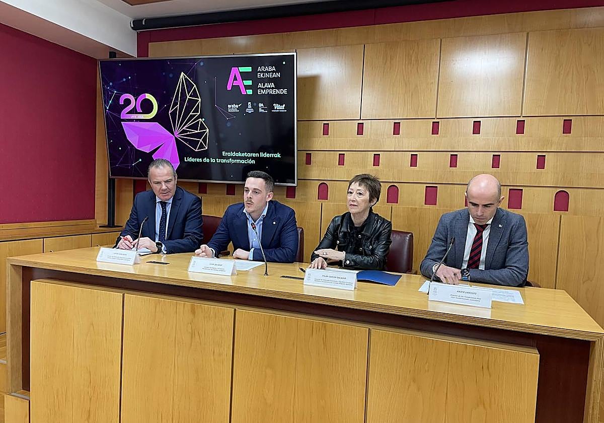 Aitor Cobanera, Igor Salazar, Pilar García de Salazar y Axier Urresti participaron ayer en la rueda de prensa en la que presentaron la edición.