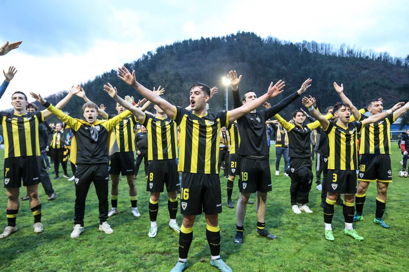 Barakaldo celebra el ascenso