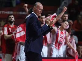 Rostro enjuto y mirada enérgica de Dusko Ivanovic en estado puro durante un duelo del Estrella Roja.