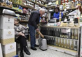 Ultramarinos Romaña es una de las tiendas históricas de Bilbao.