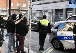 Tres detenidos en una operación antidroga en Bilbao