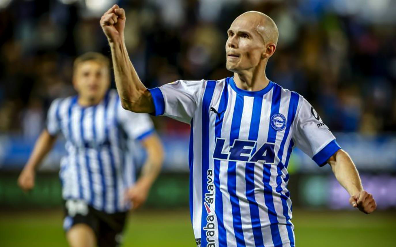 El Alavés resiste en el límite