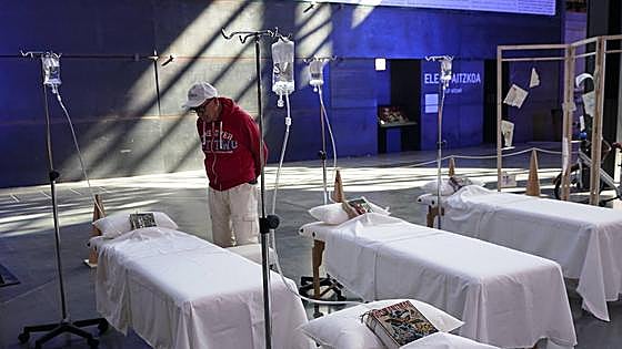 La Alhóndiga abre un 'hospital' para cuidar libros