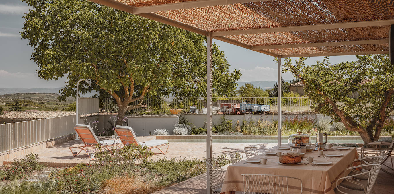 Antes y después: una pareja bilbaína idea la casa rural más disfrutona