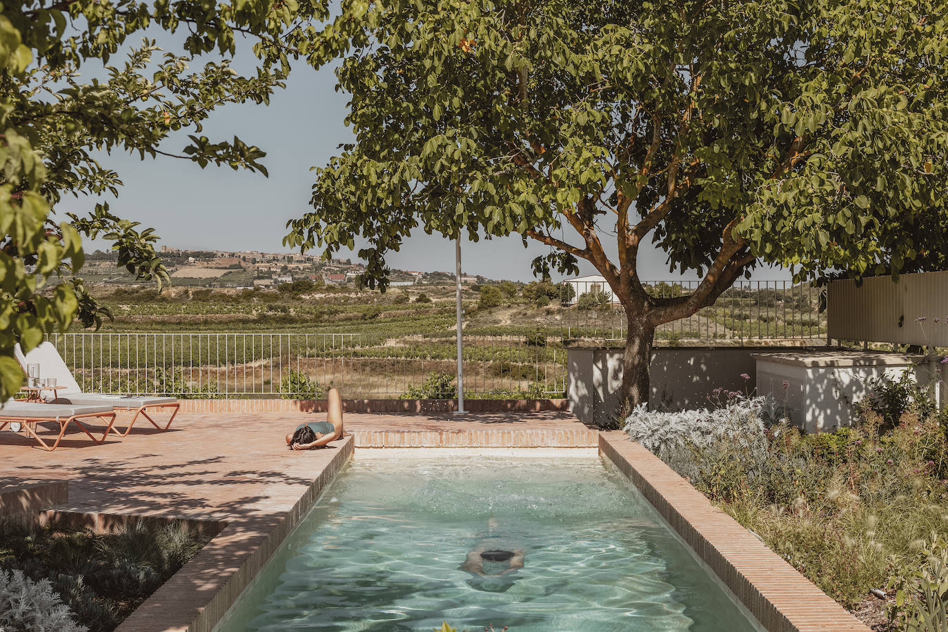 Antes y después: una pareja bilbaína idea la casa rural más disfrutona