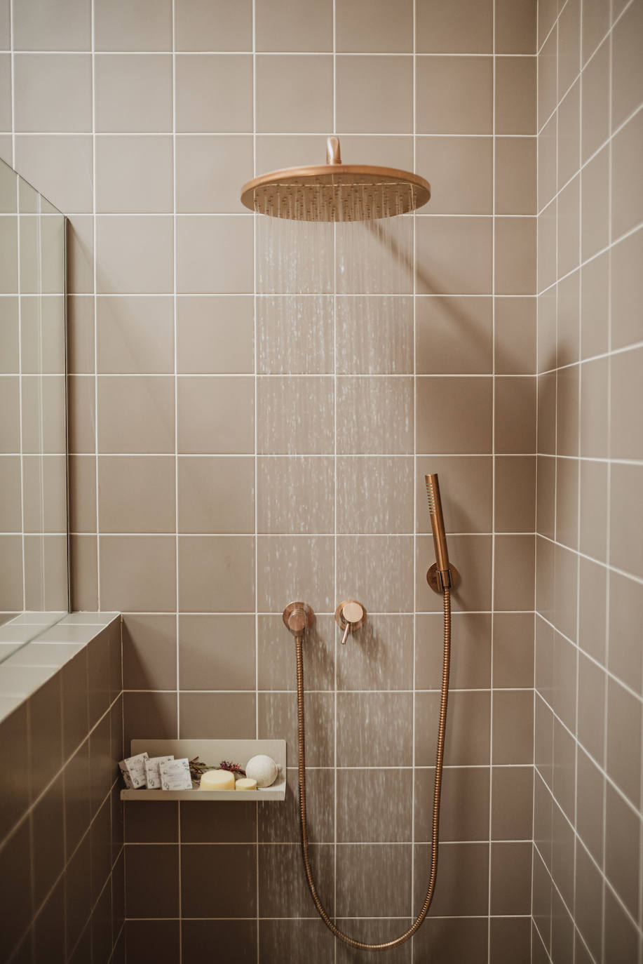 Antes y después: una pareja bilbaína idea la casa rural más disfrutona