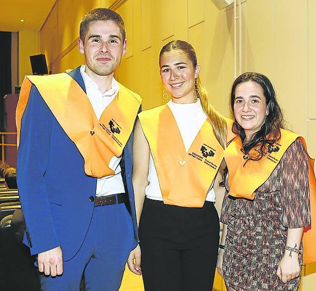 Unai Landa, María Lazcano e Itxaso Larrabe. 