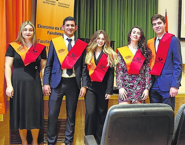 Amaia Martín, Diego Muñoz, Aitana Hernando, Ane Hernández y Jaime Morales.